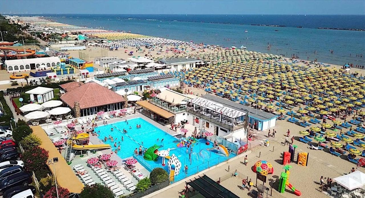 Hotel Majorca Cesenatico Luaran gambar