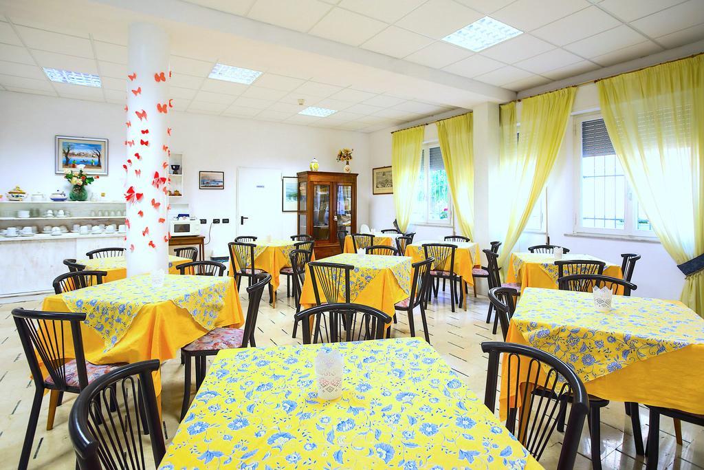 Hotel Majorca Cesenatico Luaran gambar